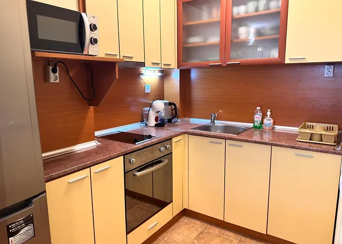 1-bedroom Near Centre شقة فارنا